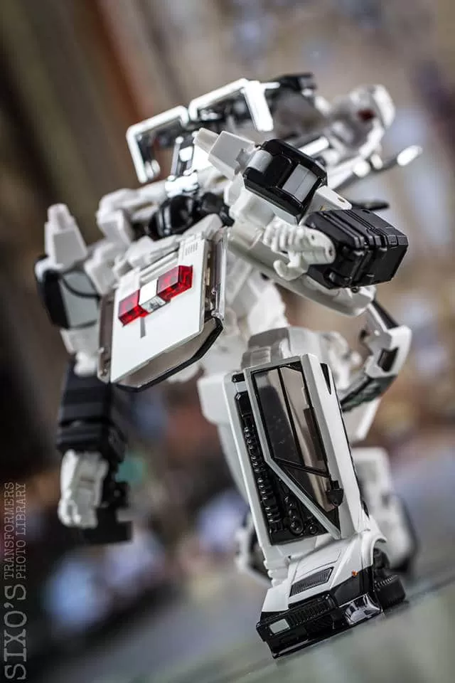 Takara MP-42 Masterpiece Cordon Diaclone Sunstreaker 4 Takara MP-42 Masterpiece Cordon Diaclone Sunstreaker - Image 4