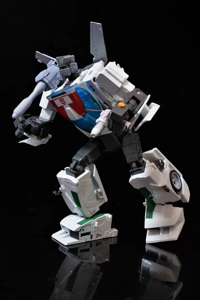 Takara MP-20+ Wheeljack Anime Color 9 Takara MP-20+ Wheeljack Anime Color - Image 9