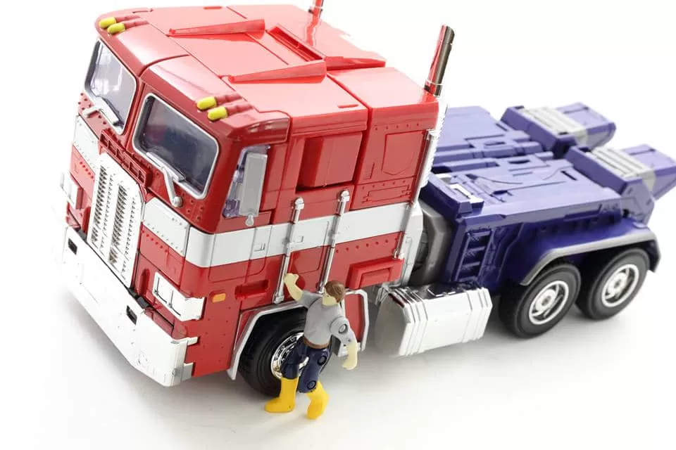 Weijiang WJ MPP10 Oversized Optimus Prime 3 Weijiang WJ MPP10 Oversized Optimus Prime - Image 3